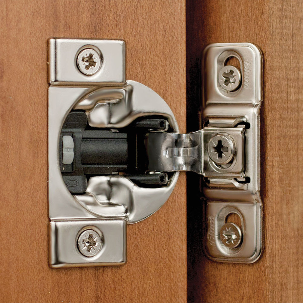 Blum 38B358BF22 Compact BLUMOTION 38B Hinge 107°, Soft-Close, 1-3/8 Overlay, w/Dowel