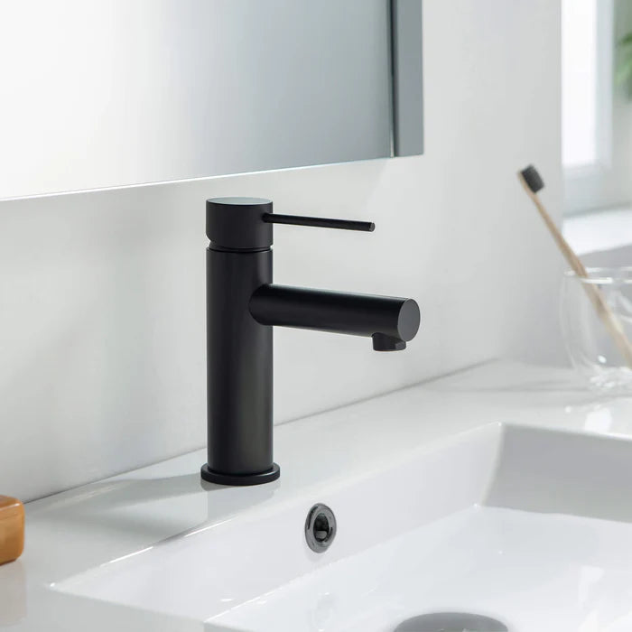 Casa Fixtures - Bathroom Faucet - Verona Single Handle Bathroom Vanity Sink Faucet with Pop Up Drain (CBF-1010)