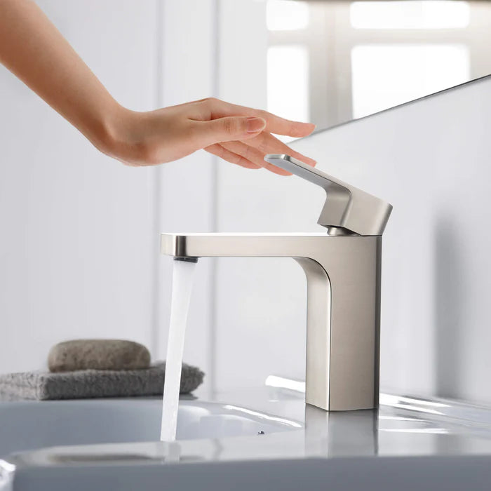 Casa Fixtures - Bathroom Faucet - Fusion Single Handle Bathroom Vanity Sink Faucet with Pop Up Drain (CBF-1017)