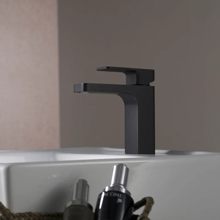 Casa Fixtures - Bathroom Faucet - Fusion Single Handle Bathroom Vanity Sink Faucet with Pop Up Drain (CBF-1017)