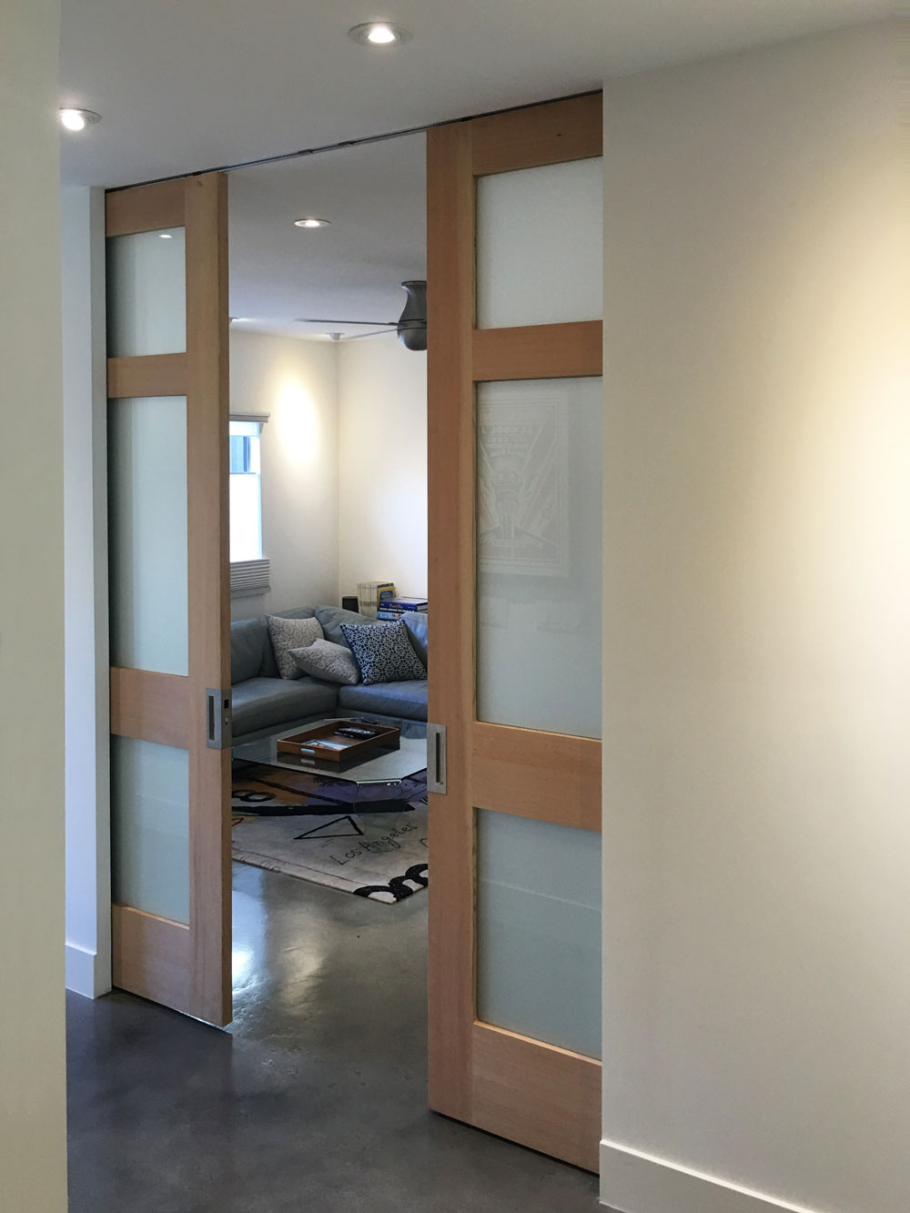 Cavity Sliders - CaviLock CL400 - Magnetic Bi-Parting Pocket Door Pull Handle