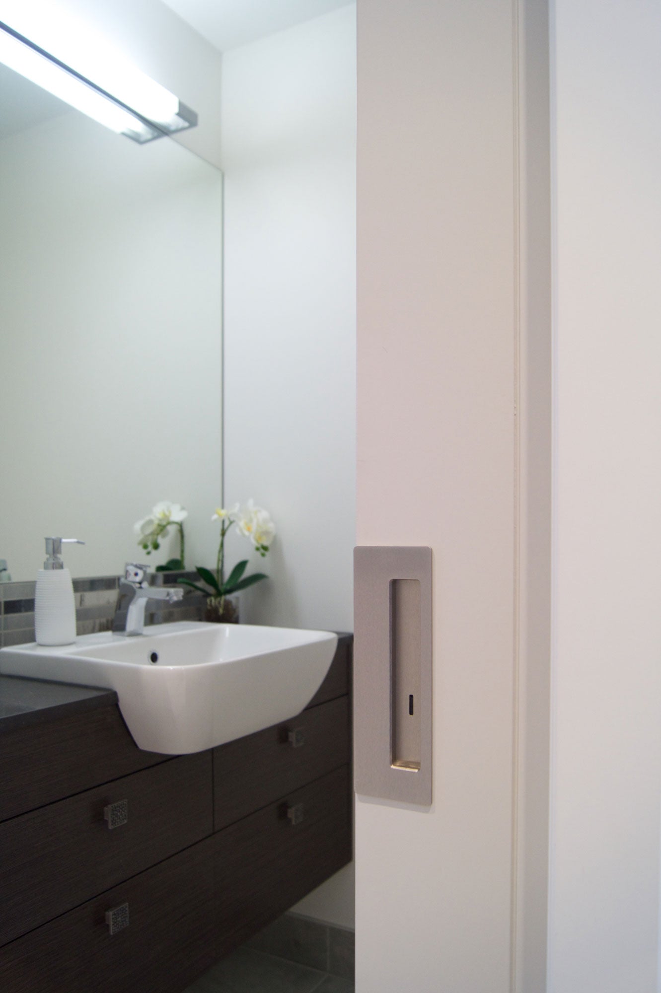 Cavity Sliders - CaviLock CL400 - Passage Magnetic Pocket Door Pull Handle