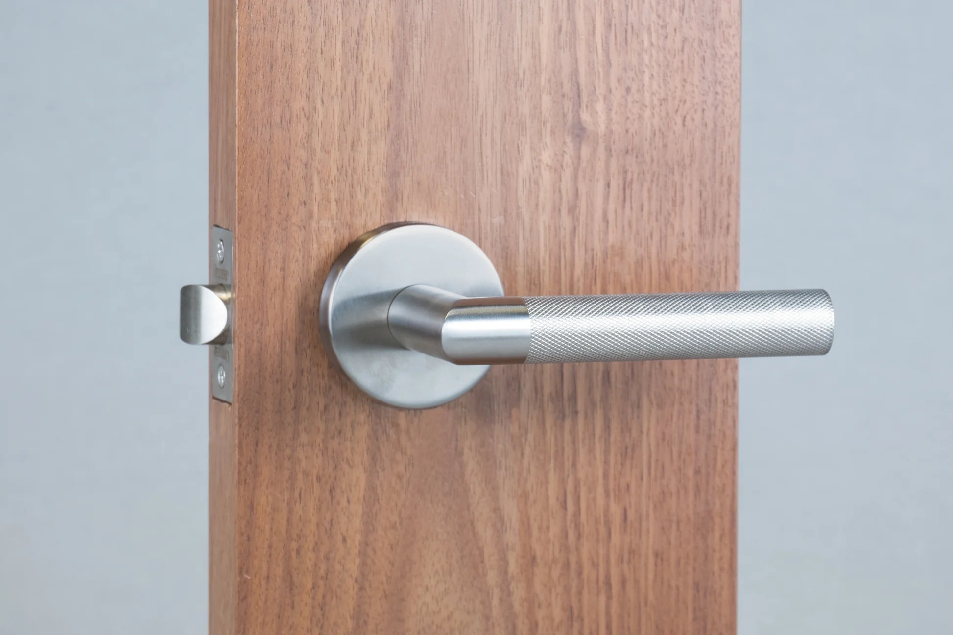 Linnea - Levers and Knobs - L05 Door Lever (Single Dummy)