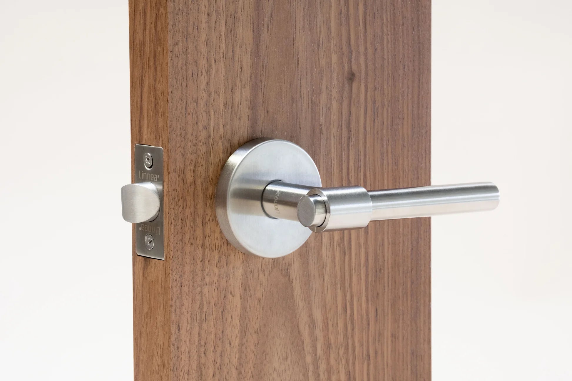 Linnea - Levers and Knobs - L09 Door Lever (Passage)