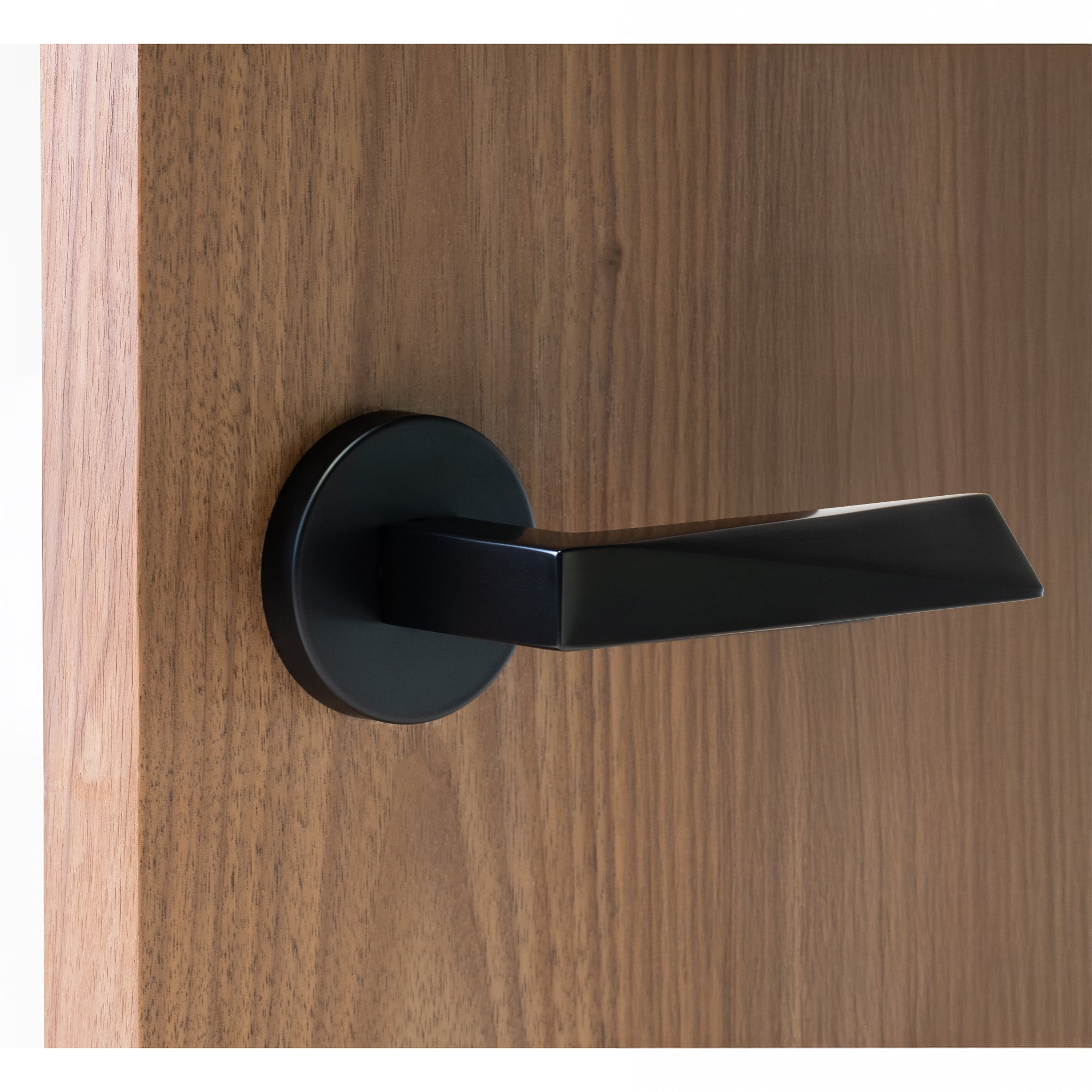Linnea - Levers and Knobs - L19 Door Lever (Single Dummy)