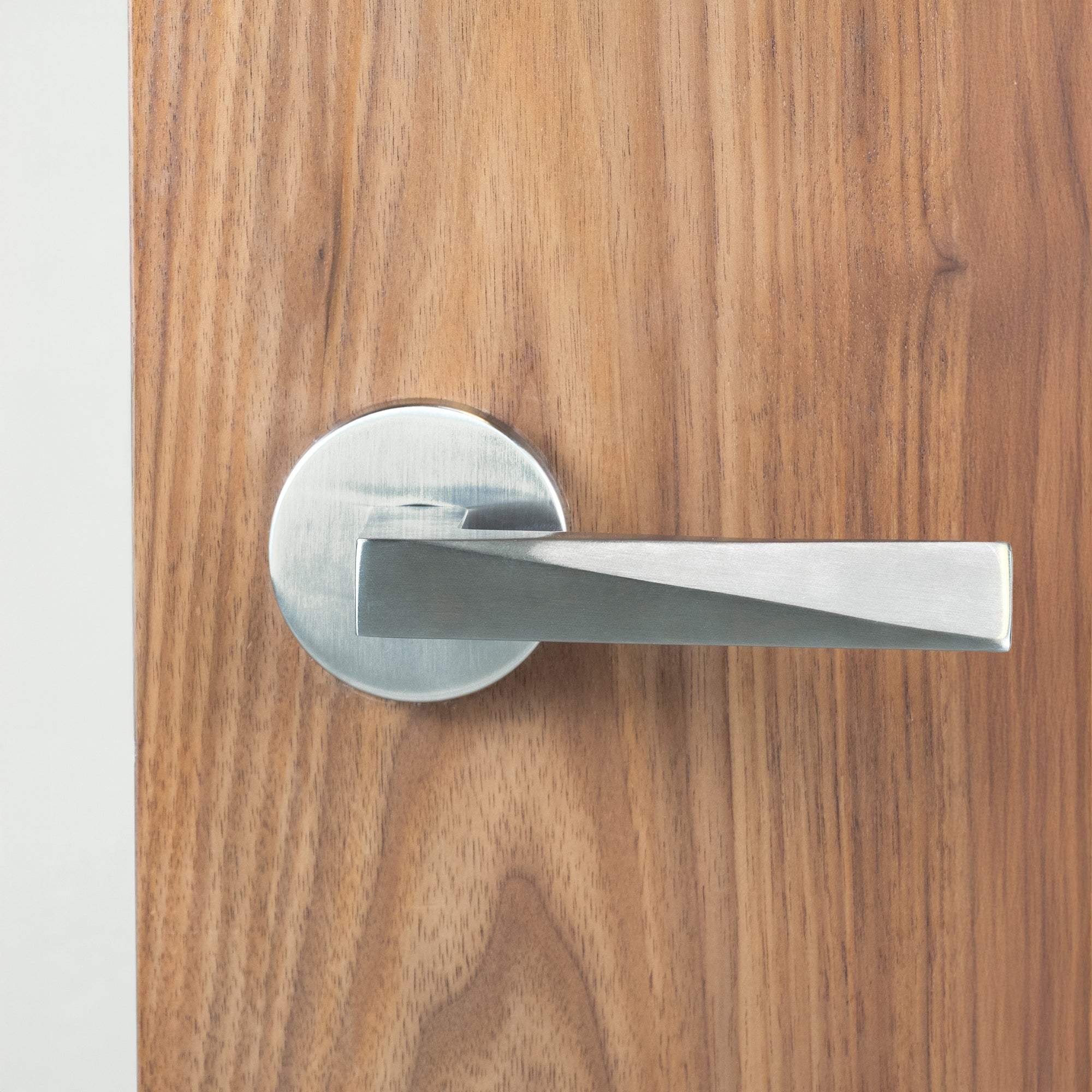 Linnea - Levers and Knobs - L19 Door Lever (Single Dummy)