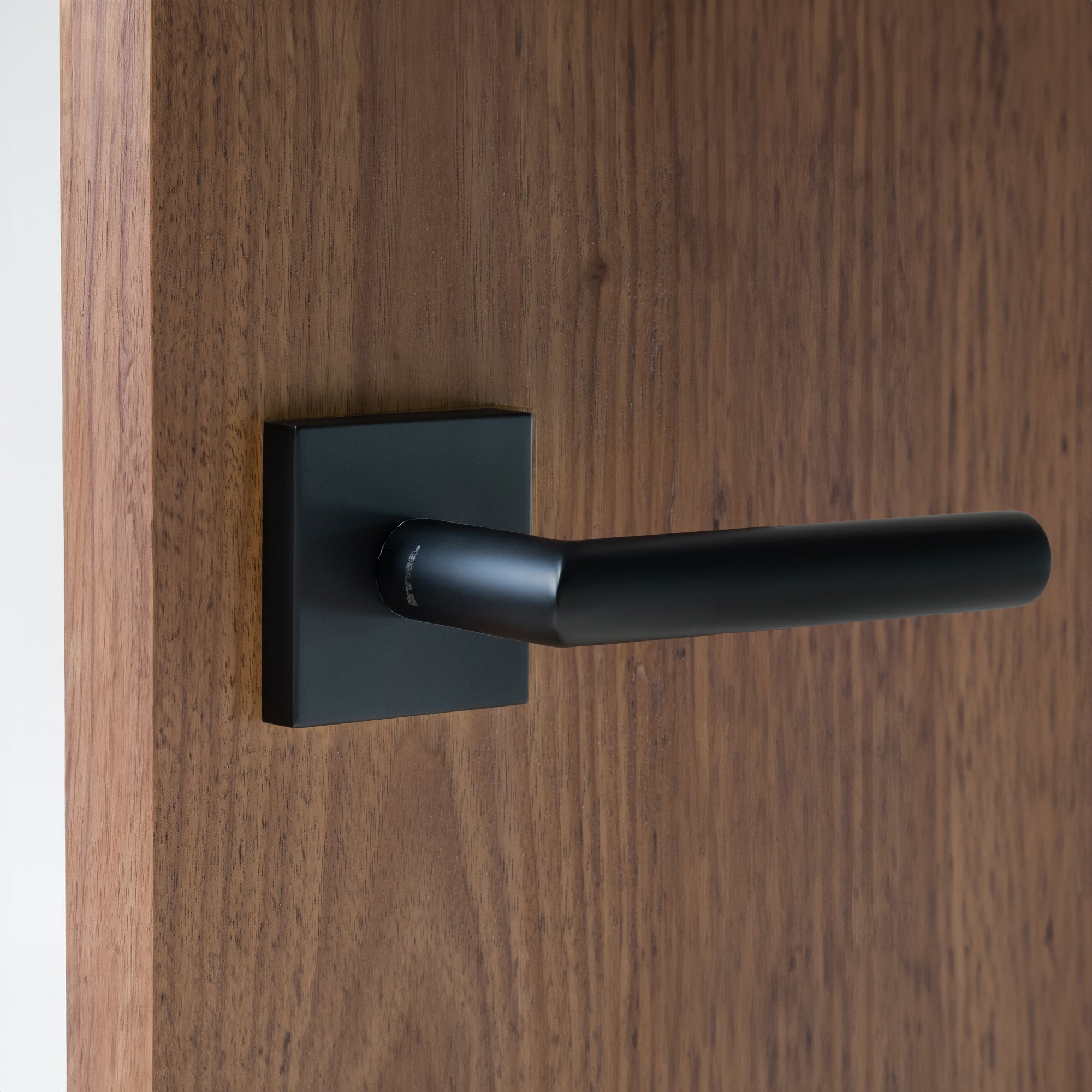 Linnea - Levers and Knobs - L02 Door Lever (Privacy)