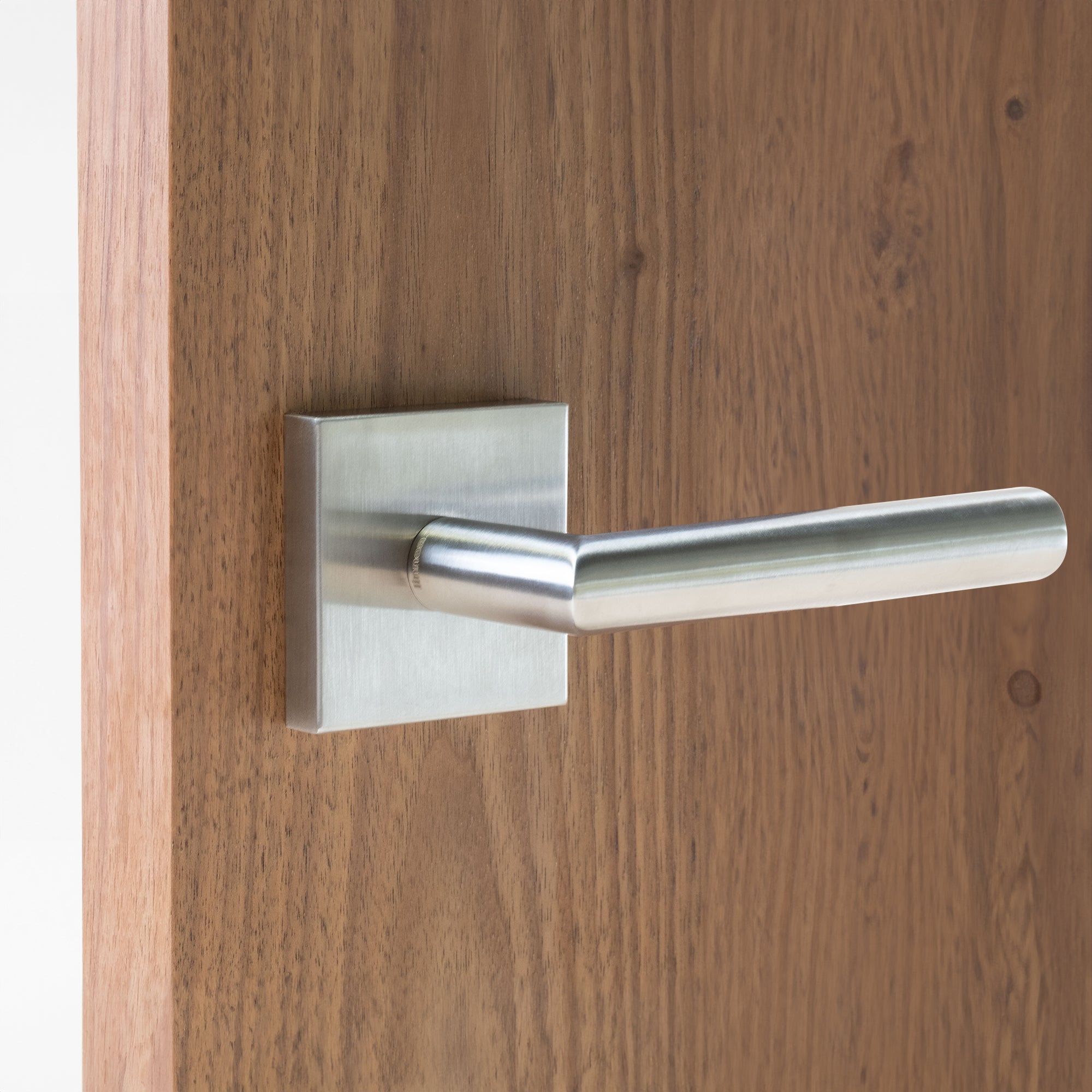 Linnea - Levers and Knobs - L02 Door Lever (Privacy)