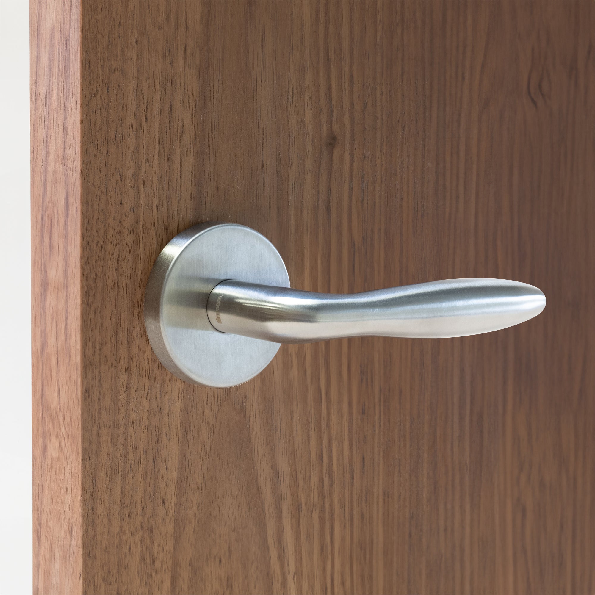 Linnea - Levers and Knobs - L26 Door Lever (Single Dummy)