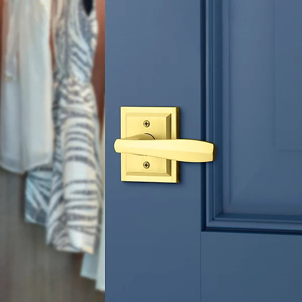 Baldwin - Prestige Collection - Knobs & Levers - Torrey (TOL) Lever w/ Square Rose In Satin Brass