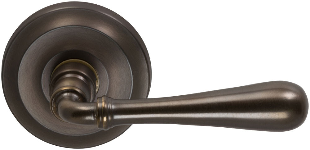 Omnia Style #918 Traditions Solid Brass Door Lever (with 671 Rose)