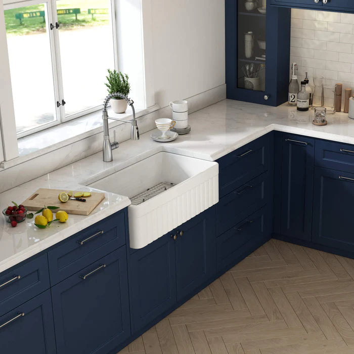Casa Fixtures - Kitchen Sinks - Pillar 33" Reversible Fireclay Single Bowl Kitchen Farmhouse Sink (C2-33SFPI)