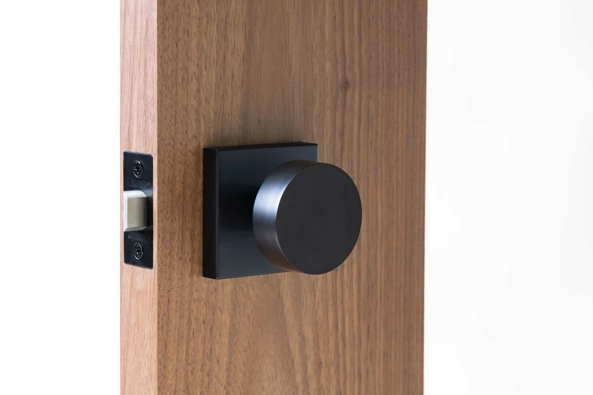 Linnea - Levers and Knobs - K66 Door Knob (Privacy)