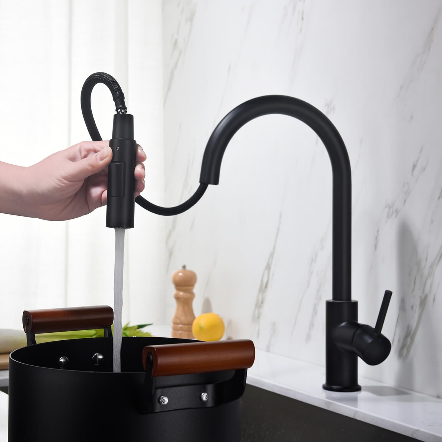 KIBI - Circular Single Handle Pull Down Kitchen Faucet – KKF2013