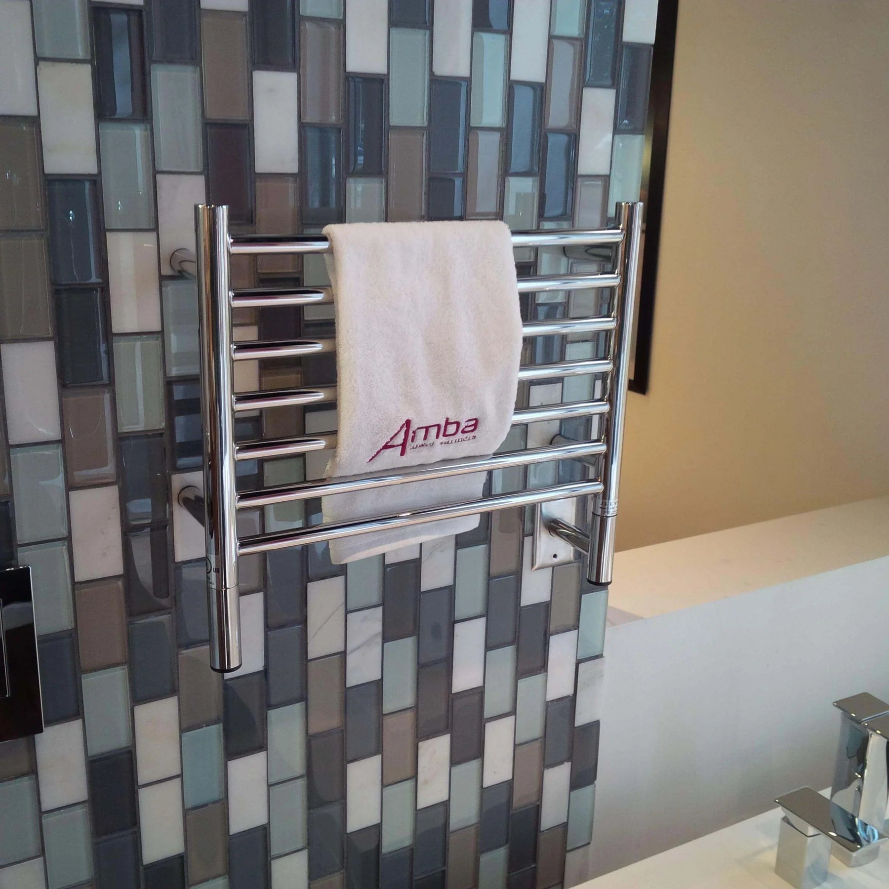 Amba - Jeeves Collection - Model H Straight Towel Warmer