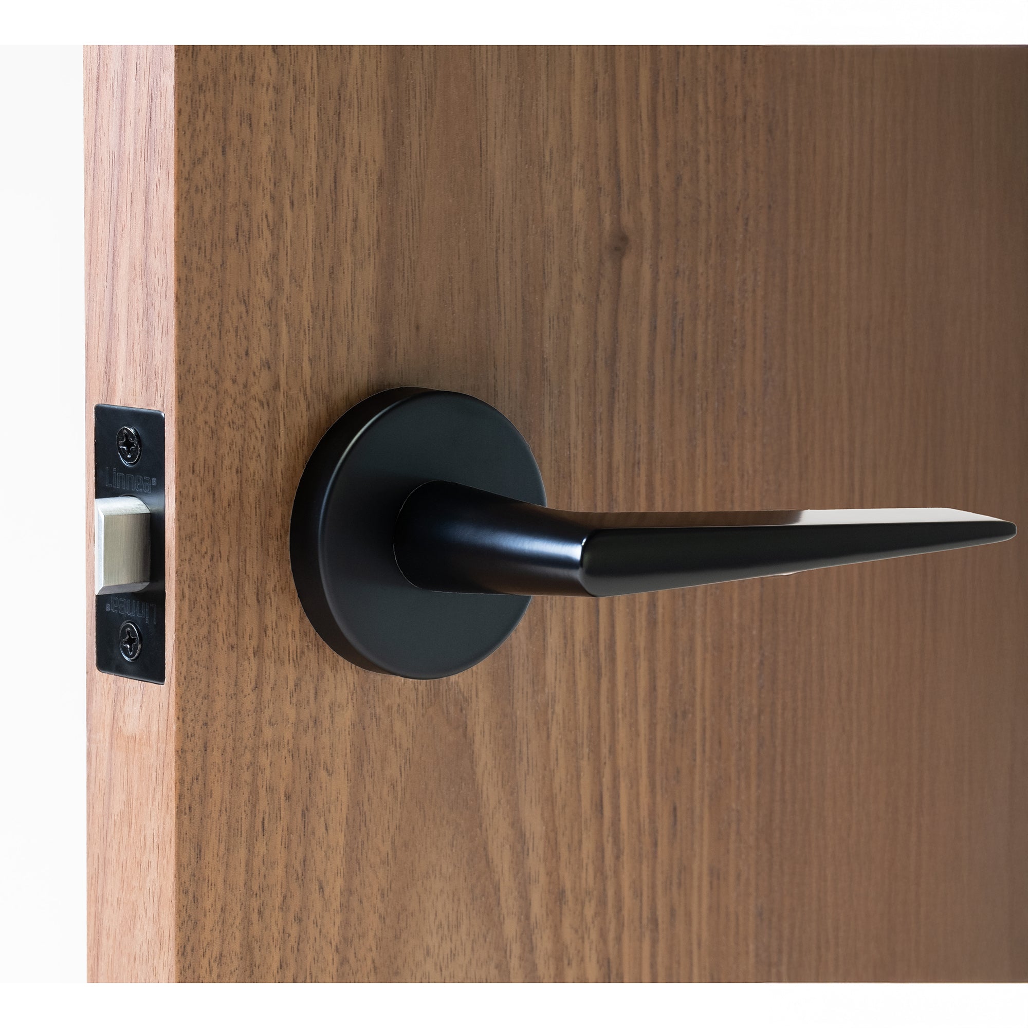 Linnea - Levers and Knobs - L16 Door Lever (Passage)
